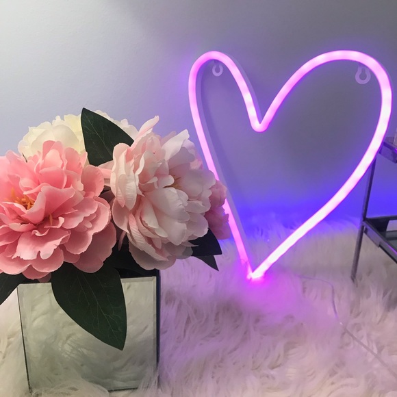 Neon heart led wall light - Picture 4 of 9